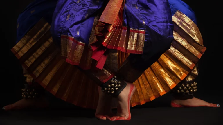 Bharatnatyam-AdobeStock_154372830-3200x1800-f50_50 (1)
